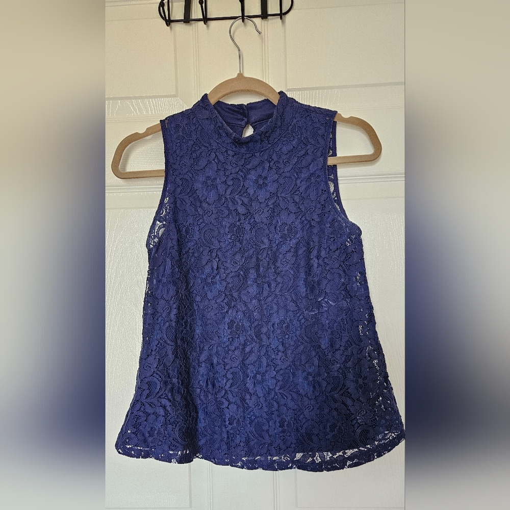 Elegant Navy Lace Sleeveless Summer Top